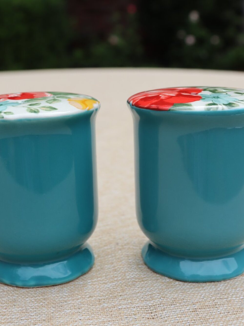 The Pioneer Woman Stoneware Vintage‎ Floral Salt & Pepper Shakers